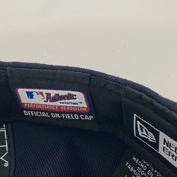 LIMITED BOSTON RED SOX 2018 GOLD TRIM BASEBALL CAP - Picture 7 of 9